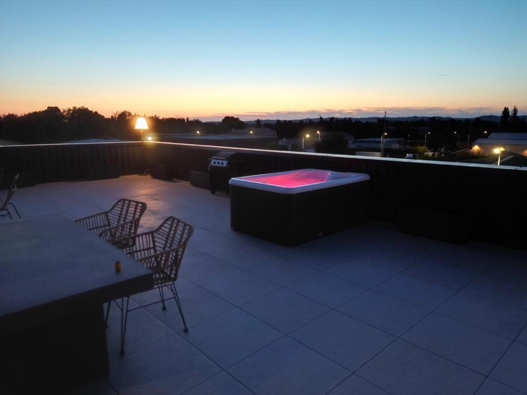Saint Remy De Provence Roof Top Avec Jacuzzi Екстер'єр фото