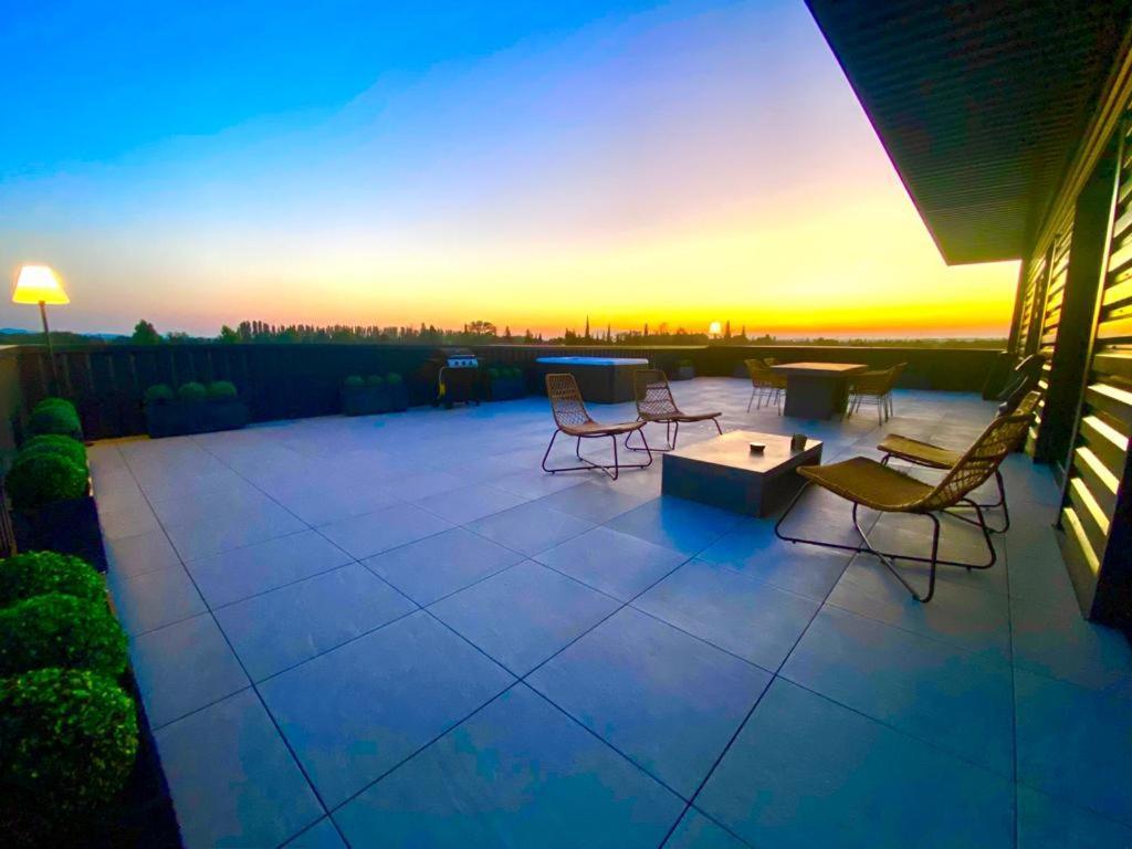 Saint Remy De Provence Roof Top Avec Jacuzzi Екстер'єр фото